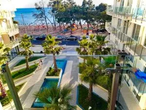 King’s apartment/sea view - Sakës