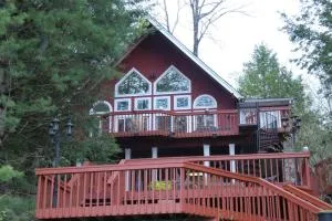 Catskills Lakefront Escape with Hot Tub - Mongaup Valley