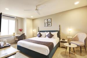 Saltstayz Select - Golf Course Road & Sector 27
