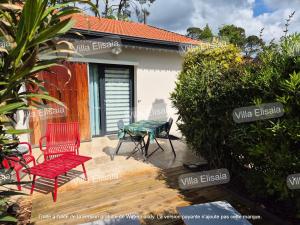 Appartements Gite Villa Elisaia location de meubles de tourisme chez l'habitant : photos des chambres