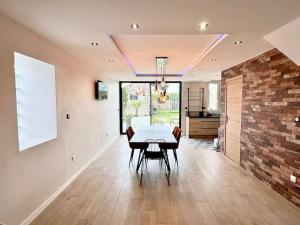 Maisons de vacances Luxurious cozy house 10 minutes from Charles de Gaulle Airport : photos des chambres