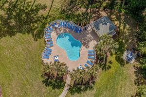 Pond View Natural Light Short Drive To Ocean