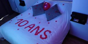 B&B / Chambres d'hotes V&Spa 2 chambres d'hotes avec Spa privatif dont une avec un Sauna : photos des chambres