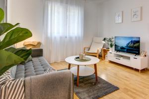 Centar White Apartment