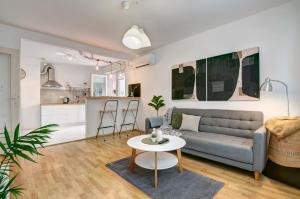 Centar White Apartment