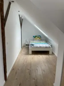 Herrliches Zweibett-Zimmer im Grünen in Schleswig-Holstein - ideal für Monteure, Gemeinschaftsbad Zimmer Nr 4 - Langwedel