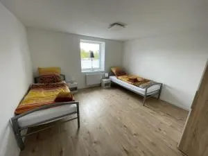 Gemütliches Zweibett-Zimmer in Schleswig-Holstein - ideal für Monteure und Geschäftsreisende, Gemeinschaftsbad Zimmer Nr 5 - Langwedel