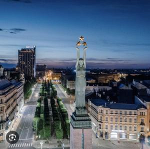 Old Riga over the river, Free parking, up to 4ppl. Self Check-inout