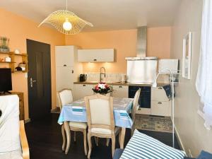 Appartement rénové à Fouesnant, 4 pers. à 50m de la plage de Cap Coz, parking privé - FR-1-481-155