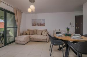 Apartments Navis near the Sea