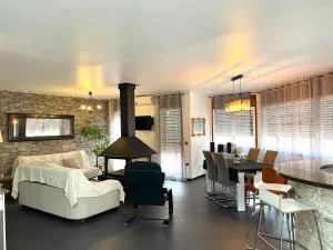 Alojamiento Turístico Casa Ela - L'Aldea