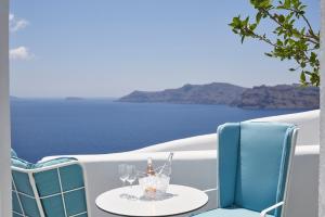 Junior Suite with Caldera View room in Katikies Kirini Santorini - The Leading Hotels Of The World