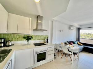 Apartment Large Terrace Sea & Mountain Benalbeach