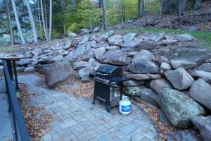 Modern Chalet with Hot Tub and Lake Access