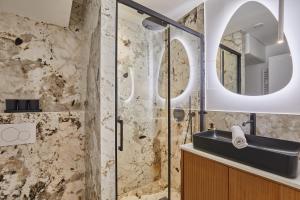 Résidence Saint Germain des Près Rue de Rennes by Studioprestige