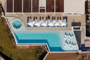 Oceanfront Condo, Stunning Views, Luxury Amenities