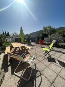 Appartement les Mésanges en rez de jardin -terrasse-2 chambres-parking