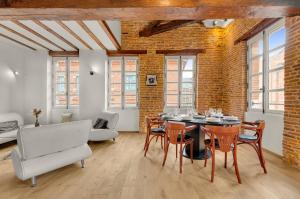 Monsieur Henri - Grand appt en plein centre ville