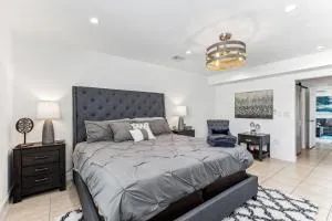 Miami Oasis, Spacious 4-Bedroom Home with Pool - Westchester