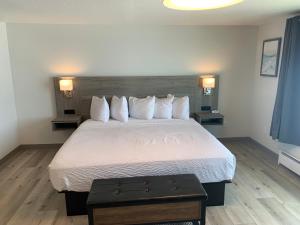 King Studio Suite room in Westshore Oceanfront