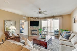 Osage Beach Condo Near Hiking and Shopping!