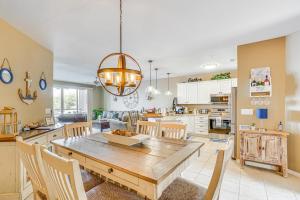 Osage Beach Condo Near Hiking and Shopping!