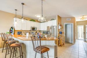 Osage Beach Condo Near Hiking and Shopping!