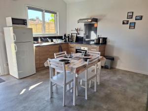 Latelier, chalet proche lac et océan à Hourtin