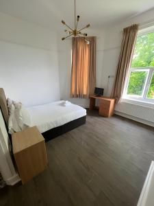 Small Single Room room in Crofton House Hotel