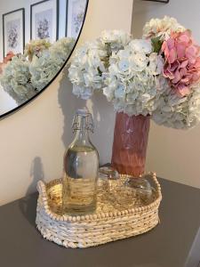 The Cwtch Pet Friendly Ground Floor Flat Near M4 and Porthcawl