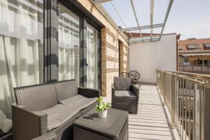 Bright Top Floor Home with Parking