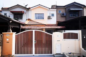 Peach Homestay Tasik Puteri