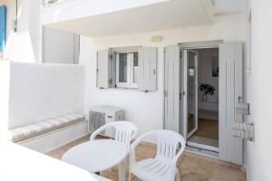 Lydias West Apartment