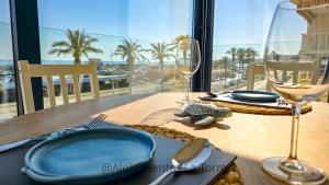 Puerto Caleta Dream - Alojamientos La Torre