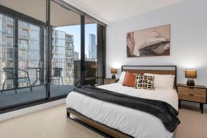 Rooftop Pool Stunning Apt at Marvel Stadium with Free Parking