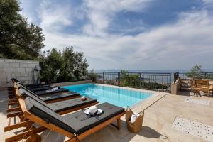 Villa Irena with heated pool and sea view