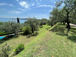 La Baia, sul lago, tranquilla