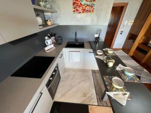 La Baia, sul lago, tranquilla