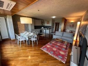 La Baia, sul lago, tranquilla