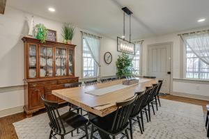 Hot Tub and Lake Access at Poconos Getaway!