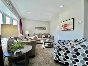 7086 Tylersville Beautiful 4 BDR Home - Near I-75 - Jericho