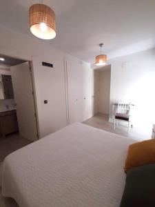 Gestiona2R - Apartamento con terraza a 2,5km de las playas