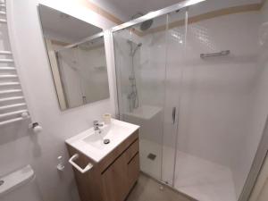 Gestiona2R - Apartamento con terraza a 2,5km de las playas