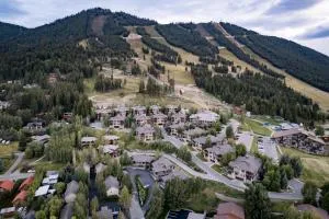 Snow King Resort Luxury Condominiums - Rafter J Ranch