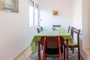 Tinka, Apartment No 7