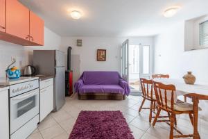 Tinka, Apartment No 1