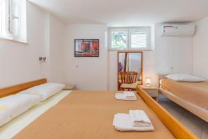 Tinka, Apartment No 1