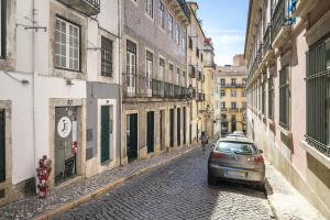 WHome Stylish Family Residence in the Heart of Chiado