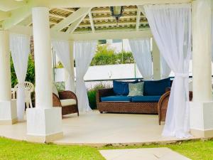 Villa Jardim Acapulco - Guarujá - Praia de Pernambuco