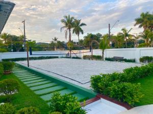 Villa Jardim Acapulco - Guarujá - Praia de Pernambuco